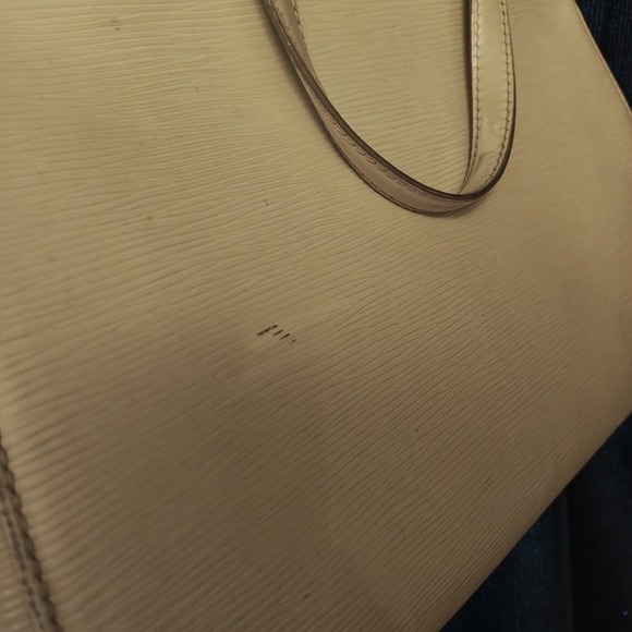 Louis Vuitton Brea MM - Picture 14 of 16